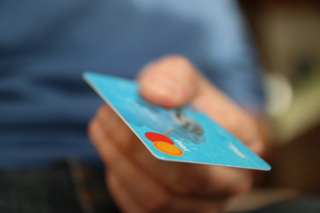 jak rychle získat peníze z kreditní karty