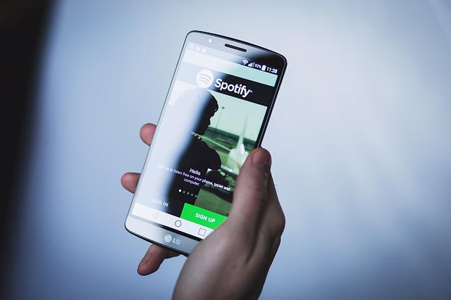 jak vydělat peníze přes mobil na Spotify