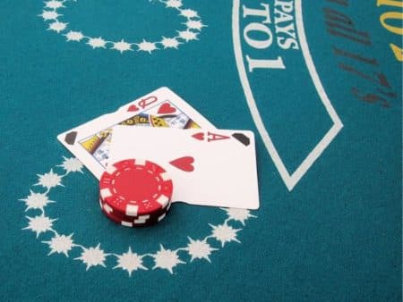 Blackjack online [2025]: jak vyhrát s živými krupiéry